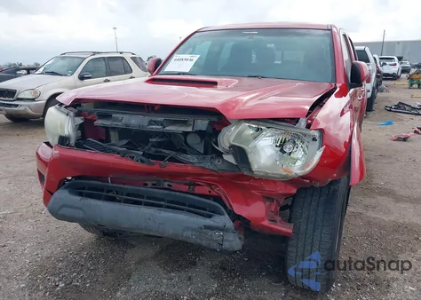 2015 Toyota Tacoma Prerunner V6 z USA, uszkodzony, nr VIN 5TFJU4GN0FX068753